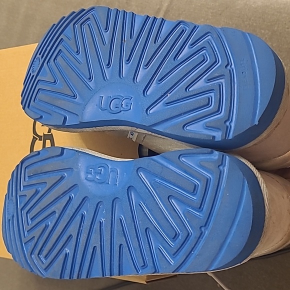 UGG Kisses Neumel booties - Picture 8 of 16